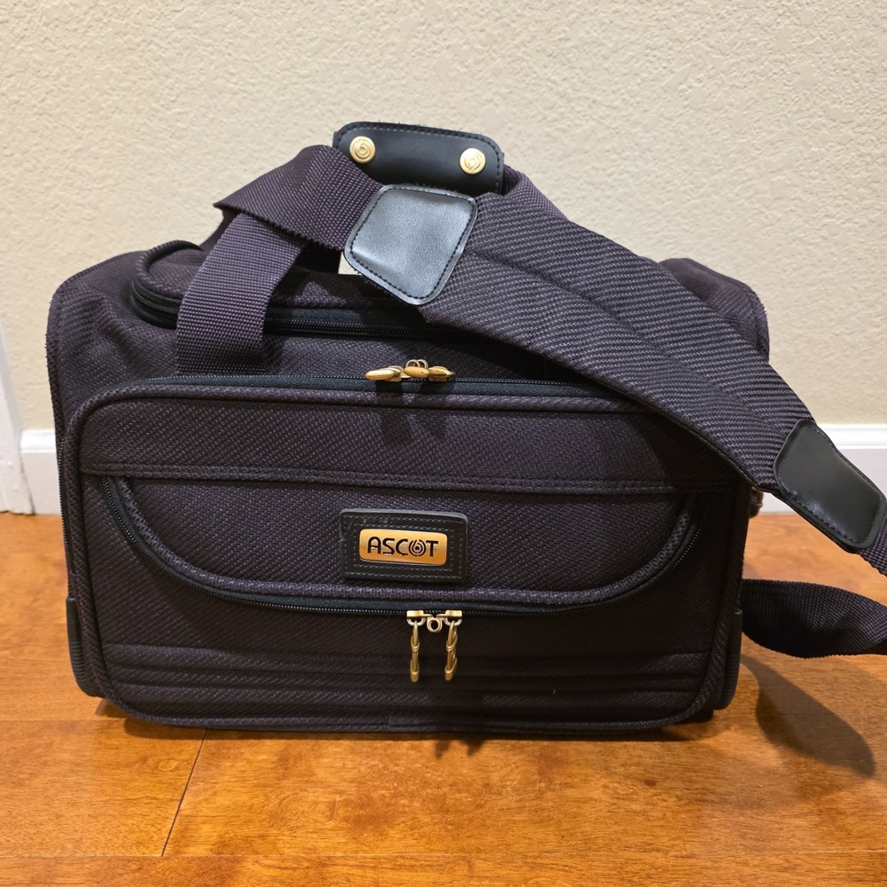VTG‎ Ascot Medium Plum Purple Canvas Duffle Bag Luggage Shoulder Strap Carry On